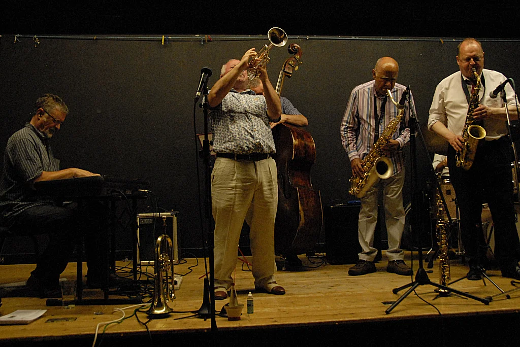 Enrico Tomasso, Alan Barnes 