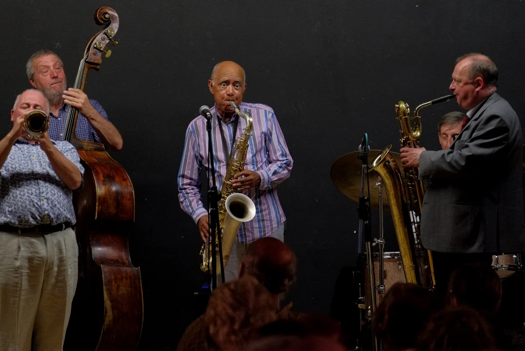 Enrico Tomasso, Alan Barnes 