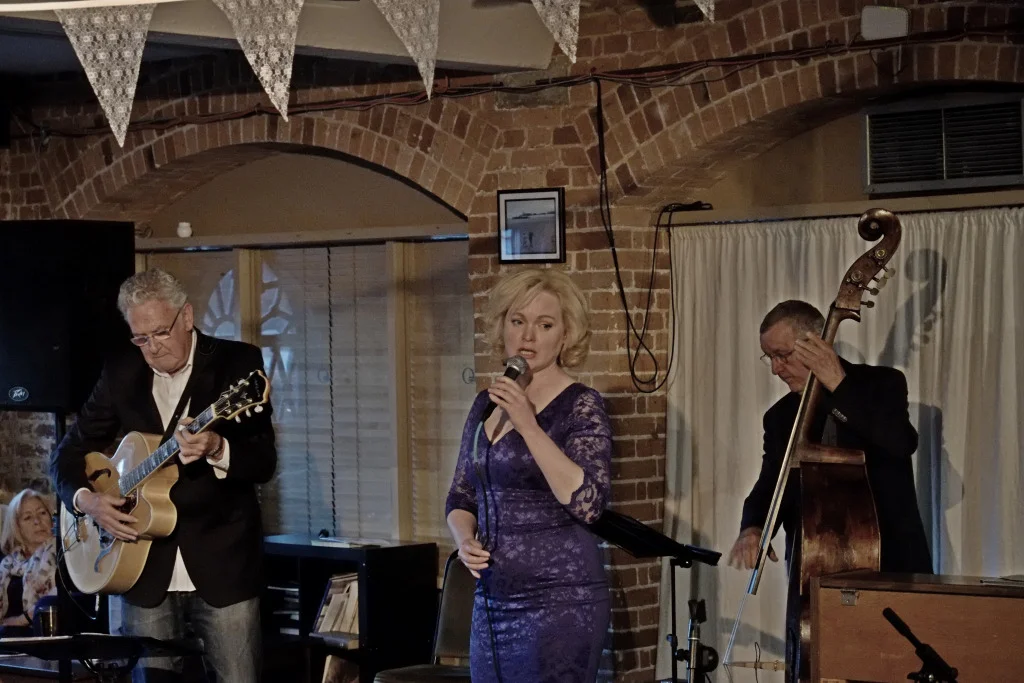 Zoe Francis 5tet