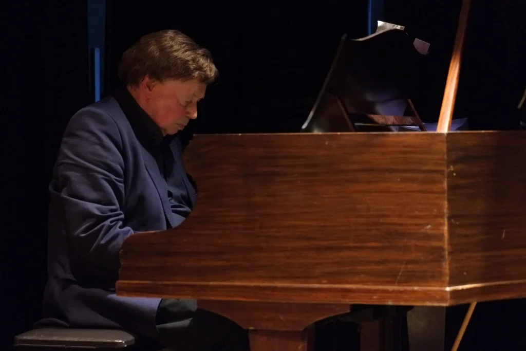 Aydenne Simone with the Keith Ingham Trio