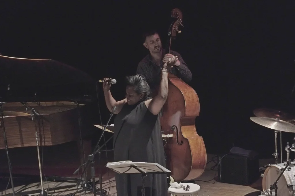 Aydenne Simone with the Keith Ingham Trio