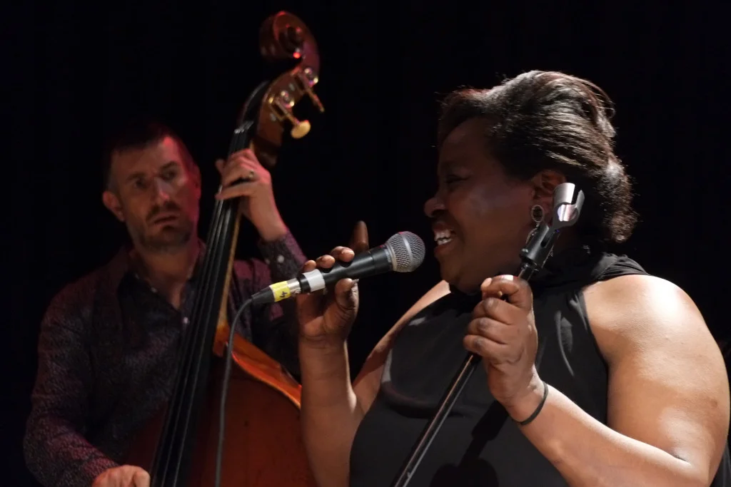 Aydenne Simone with the Keith Ingham Trio